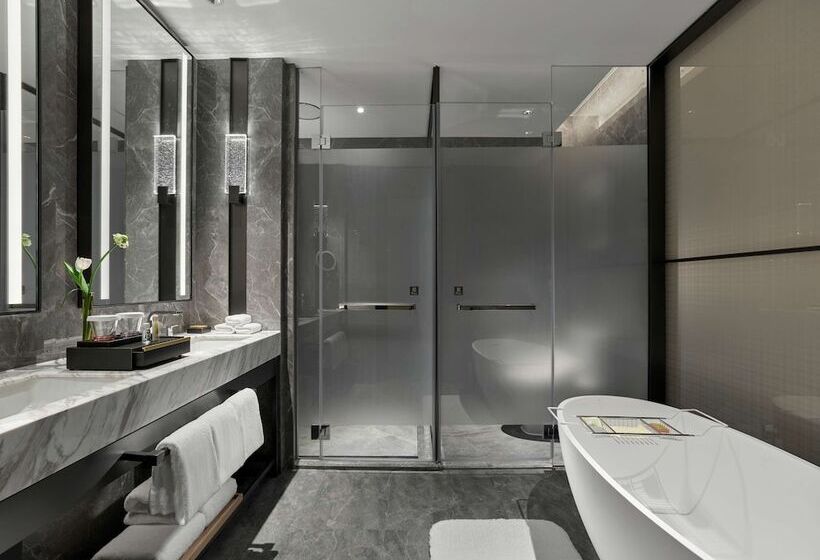 בית מלון כפרי Doubletree By Hilton Chengdu Riverside Close To Panda Base And Chengdu East Railway