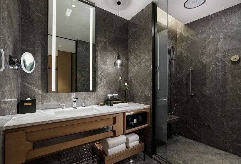 בית מלון כפרי Doubletree By Hilton Chengdu Riverside Close To Panda Base And Chengdu East Railway