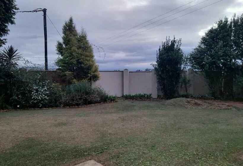 פנסיון Slee Guest House