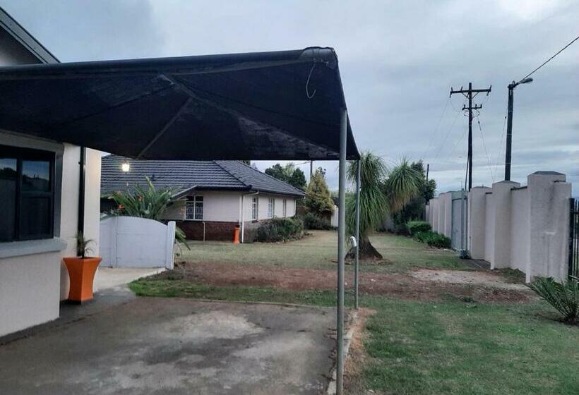 פנסיון Slee Guest House