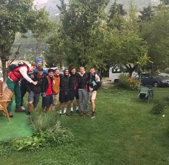 Aamiaismajoitus (B&B) Bujtina Arlindi