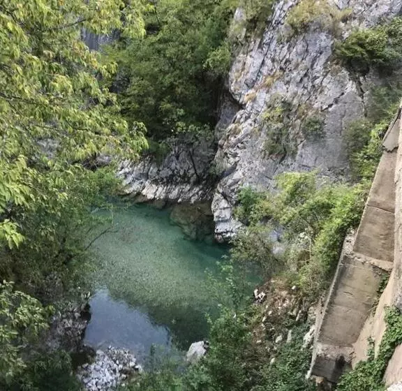 Aamiaismajoitus (B&B) Bujtina Arlindi