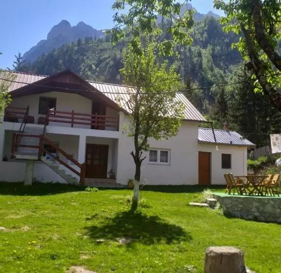 Aamiaismajoitus (B&B) Bujtina Arlindi