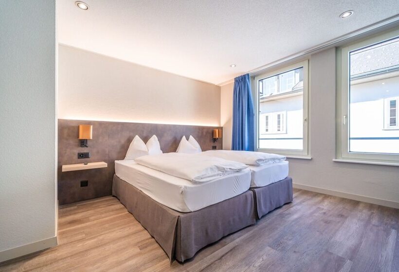 مسافرخانه The Guesthouse By The Hey