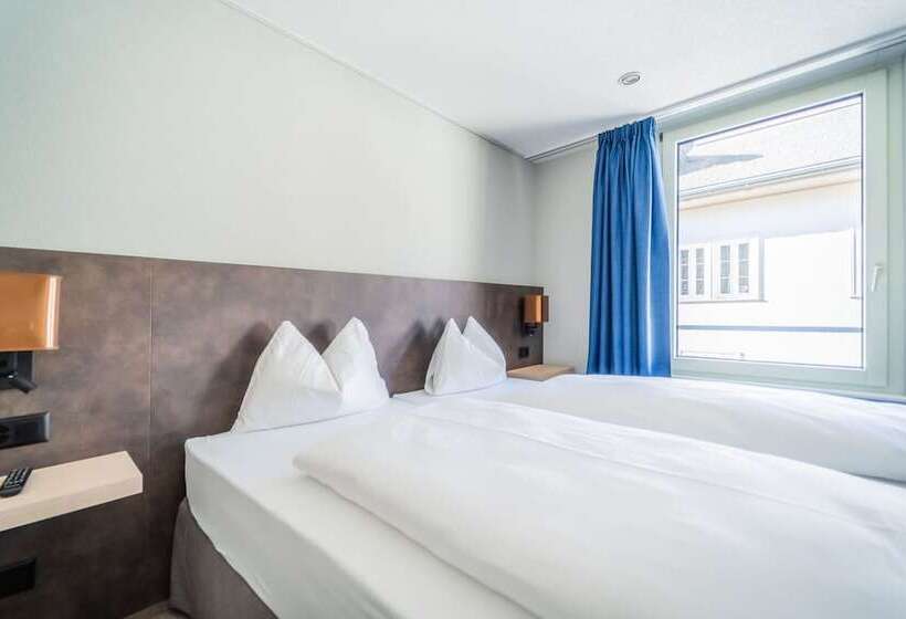 مسافرخانه The Guesthouse By The Hey