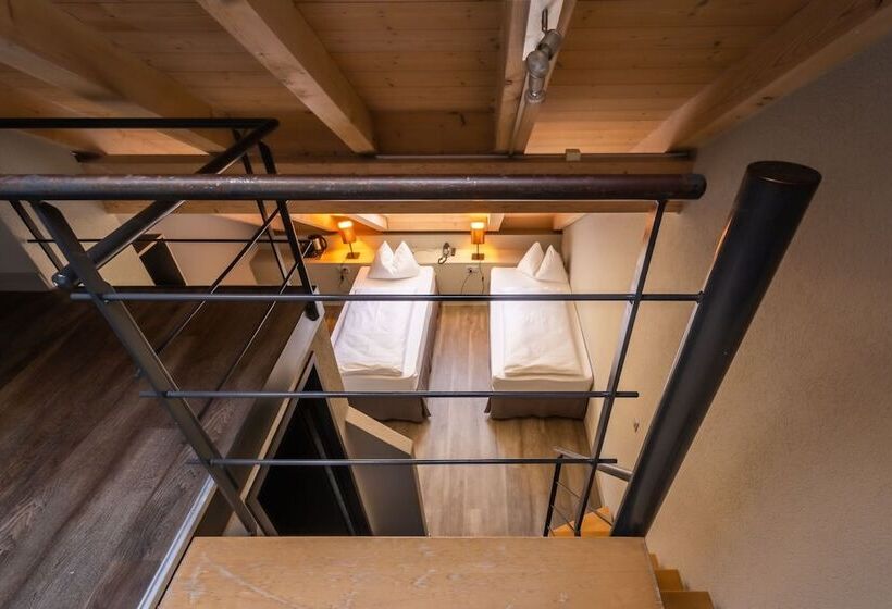 مسافرخانه The Guesthouse By The Hey