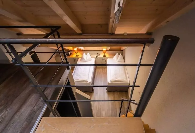 簡易ホテル The Guesthouse By The Hey