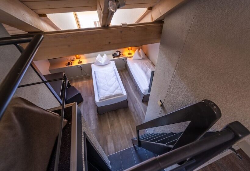 مسافرخانه The Guesthouse By The Hey