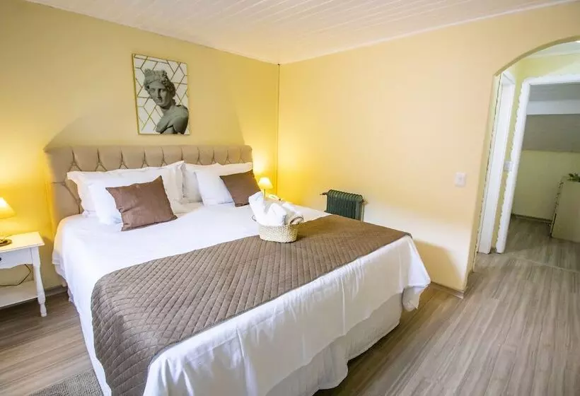 Hotelli Green Village