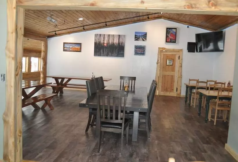 Lomakeskus Crooked Creek Guest Ranch