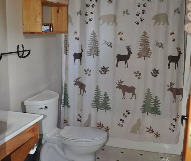 Lomakeskus Crooked Creek Guest Ranch