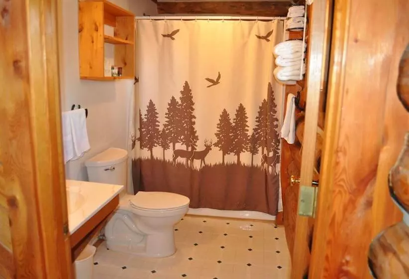 Lomakeskus Crooked Creek Guest Ranch