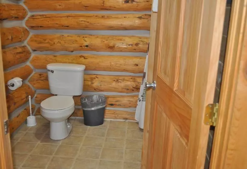 Lomakeskus Crooked Creek Guest Ranch