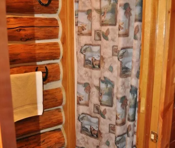 Lomakeskus Crooked Creek Guest Ranch