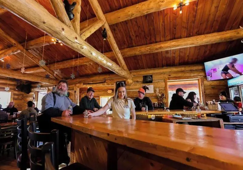 リゾートホテル Crooked Creek Guest Ranch