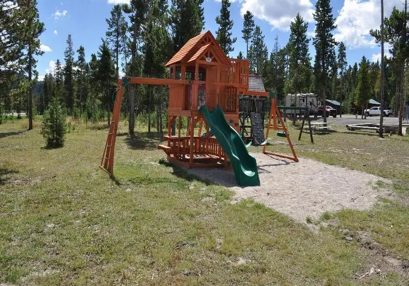 リゾートホテル Crooked Creek Guest Ranch