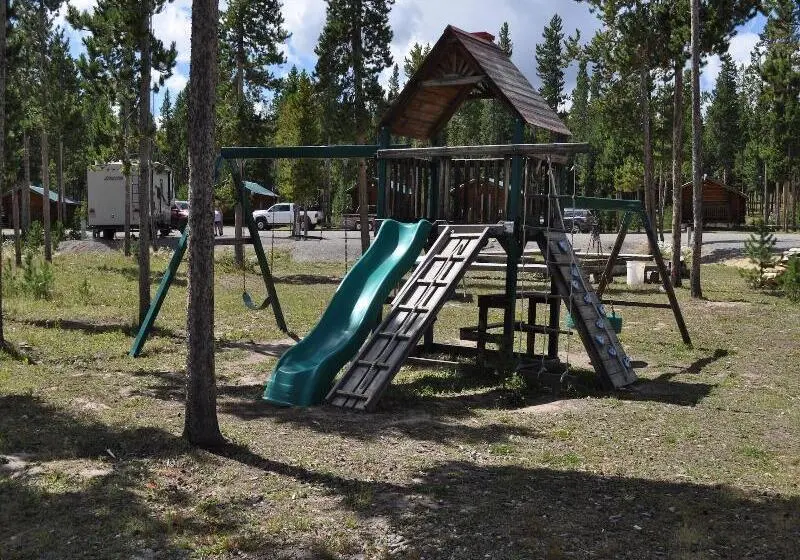 リゾートホテル Crooked Creek Guest Ranch