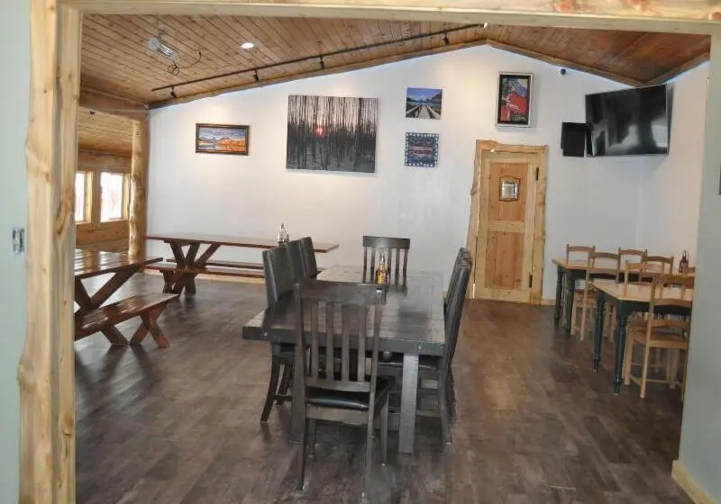 リゾートホテル Crooked Creek Guest Ranch