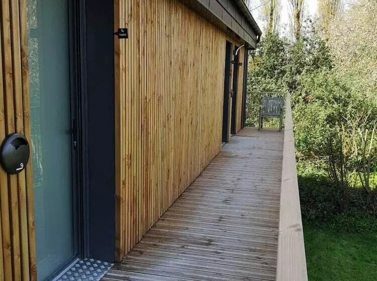 تختخواب و صبحانه La Passerelle