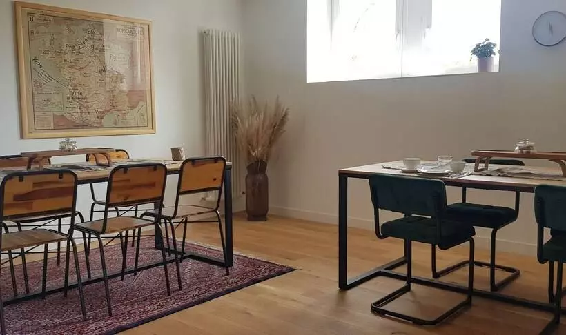 تختخواب و صبحانه La Passerelle