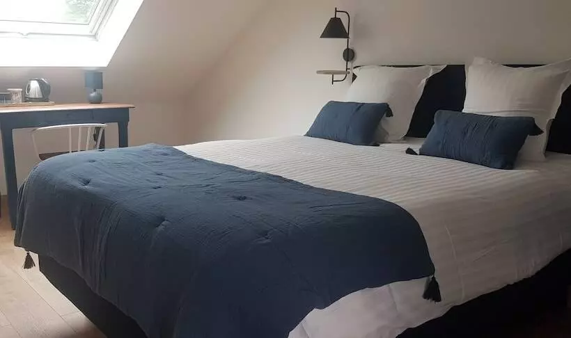 تختخواب و صبحانه La Passerelle