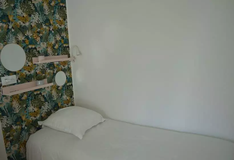 تختخواب و صبحانه La Passerelle