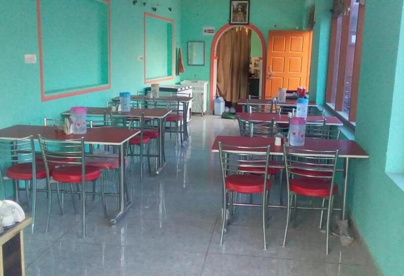 ホテル Spot On 87911 Sharma S Kitchen & Home Stay