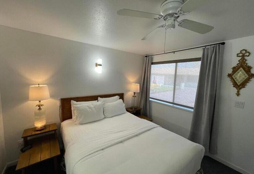 The Aztec Motel & Creative Space