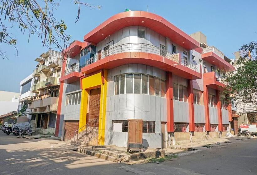 בית מלון כפרי Oyo Flagship 19680 Suman Lodging