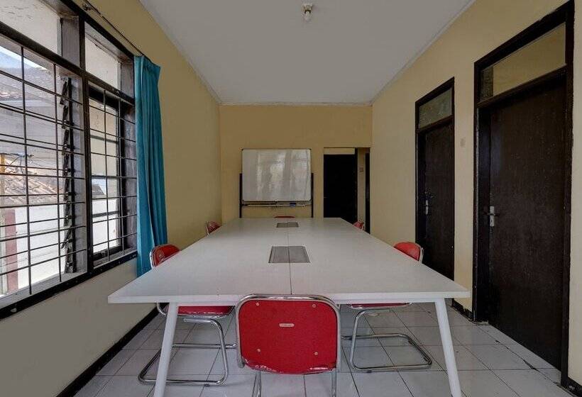 בית מלון כפרי Spot On 91116 Pelangi Residence Syariah