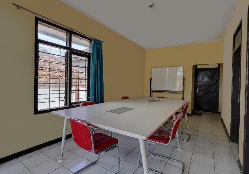 בית מלון כפרי Spot On 91116 Pelangi Residence Syariah