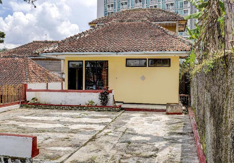 בית מלון כפרי Spot On 91116 Pelangi Residence Syariah