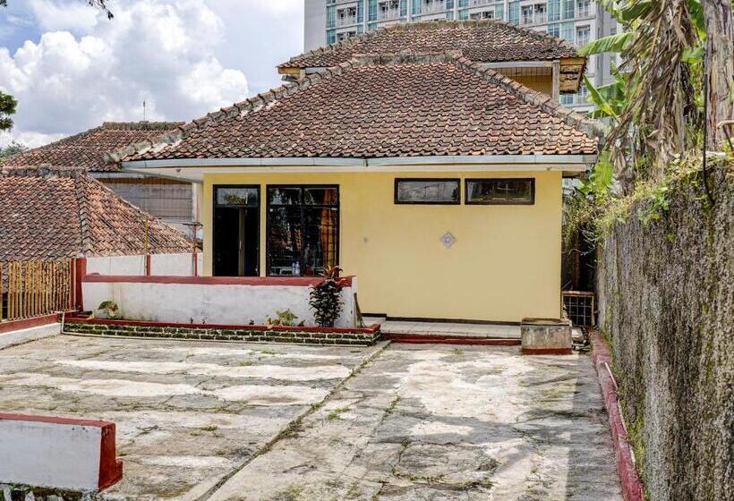 בית מלון כפרי Spot On 91116 Pelangi Residence Syariah