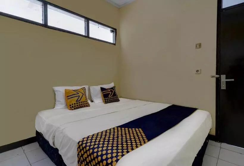 Hotelli Spot On 91116 Pelangi Residence Syariah