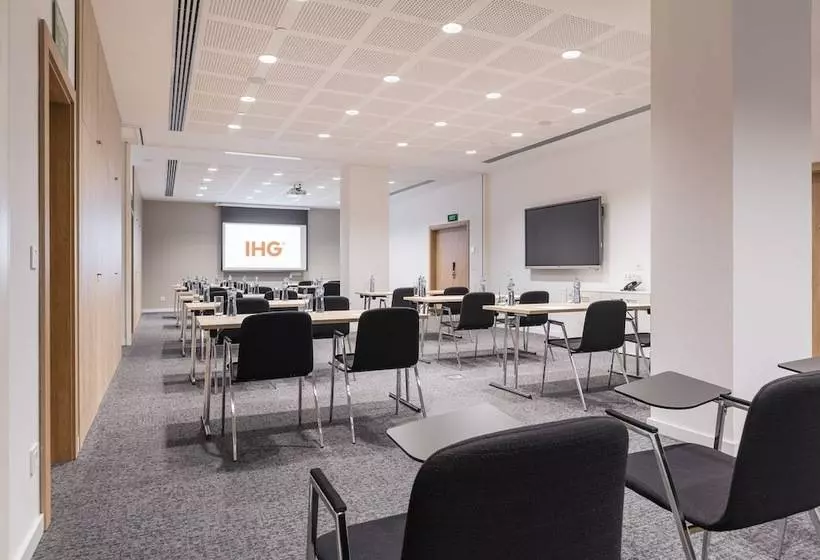 Hotelli Holiday Inn Barcelona   Sant Cugat, An Ihg