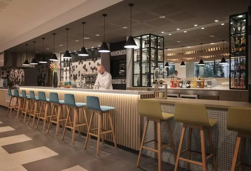 Hotelli Holiday Inn Barcelona   Sant Cugat, An Ihg