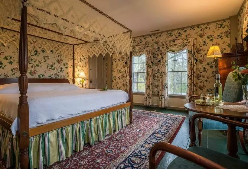 Hotelli Inn At Valley Farms