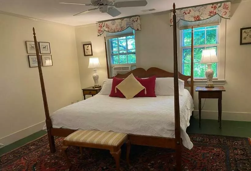 Hotelli Inn At Valley Farms