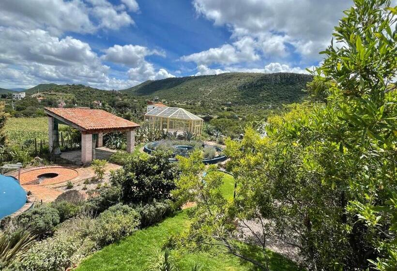 هتل Lavanda Aldea Holística