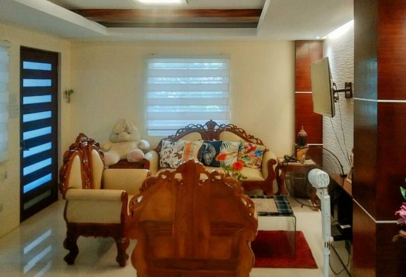 בית מלון כפרי Skyleigh Apartelle By Reddoorz