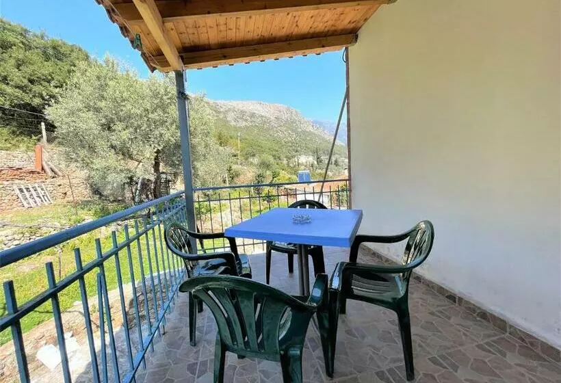 Majatalo Alexis House