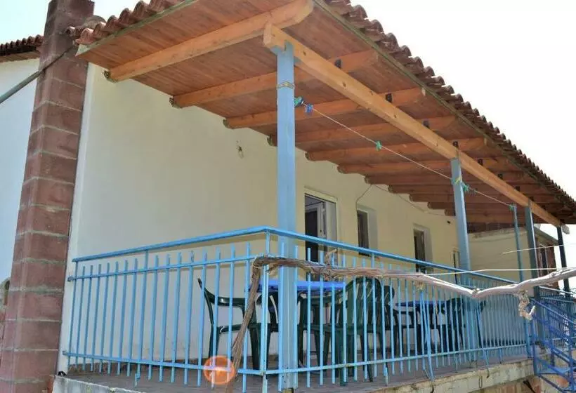 Majatalo Alexis House