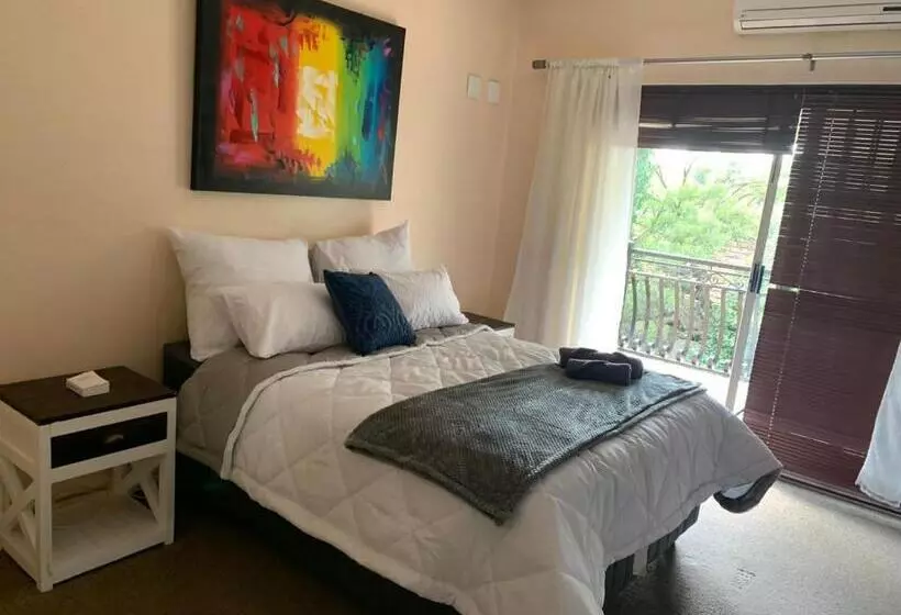 Majatalo Garden Palace Guesthouse