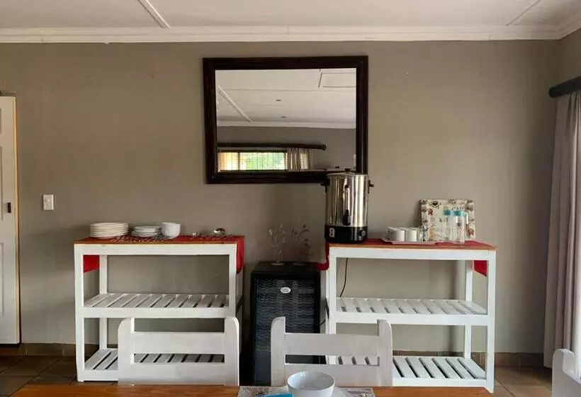 Majatalo Garden Palace Guesthouse