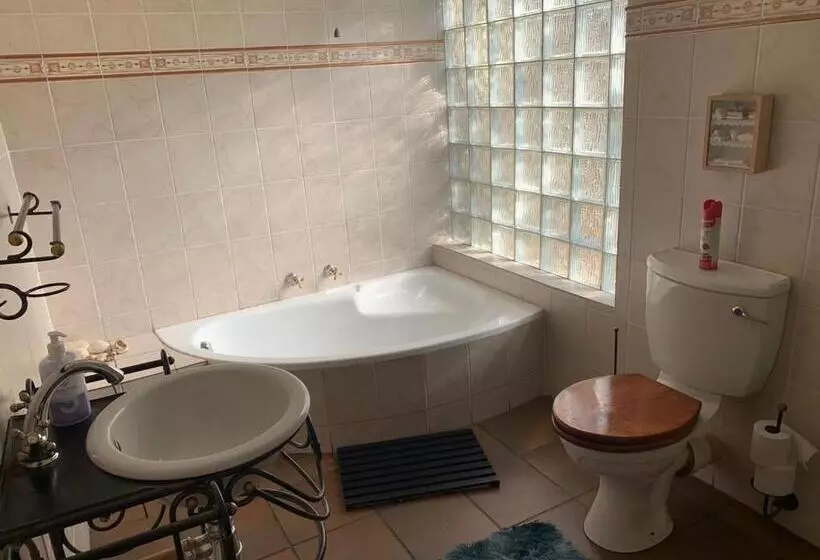 Majatalo Garden Palace Guesthouse