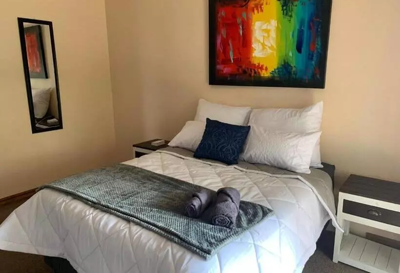 Majatalo Garden Palace Guesthouse