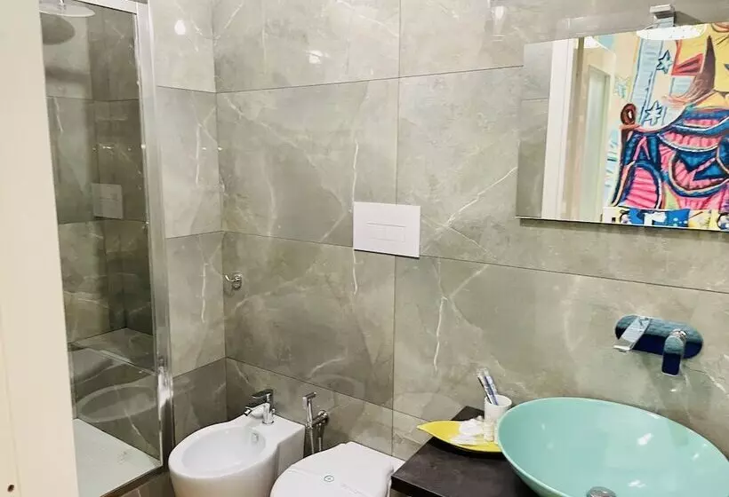 تختخواب و صبحانه Contemax Arthouse