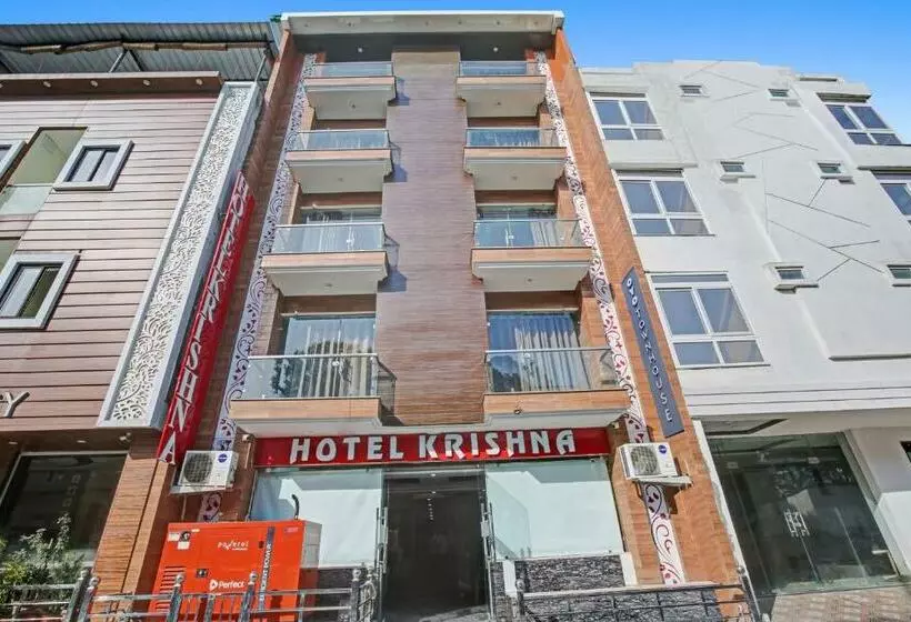 ホテル Oyo Townhouse 952  Krishna