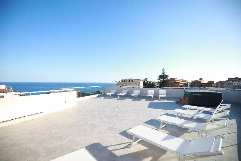هتل Solmaris Tropea Rooms & Suites