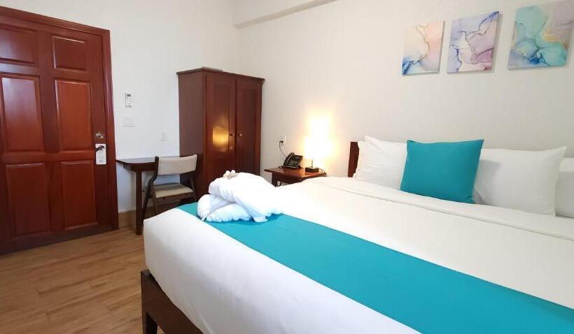 هتل Voyager Sun & Reef